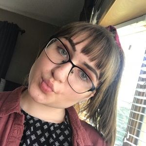 Meet your Posher, Maddie